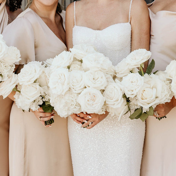 Romantic White Roses: The Perfect Wedding Flowers for The Pines Black Venue
