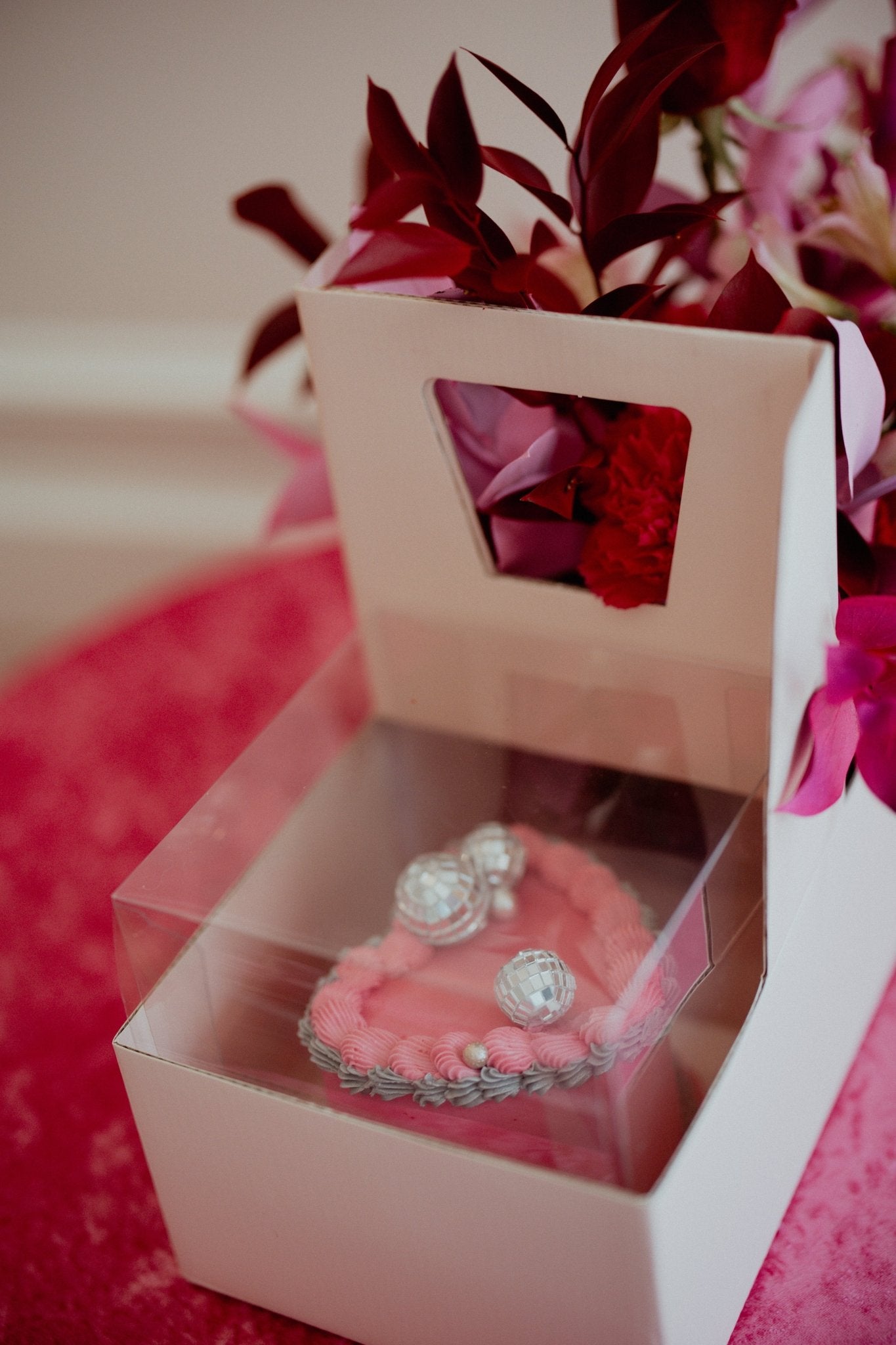 Valentine's Day Cake & Flower Box Set | Sonder x FloFo  Floret + Foliage