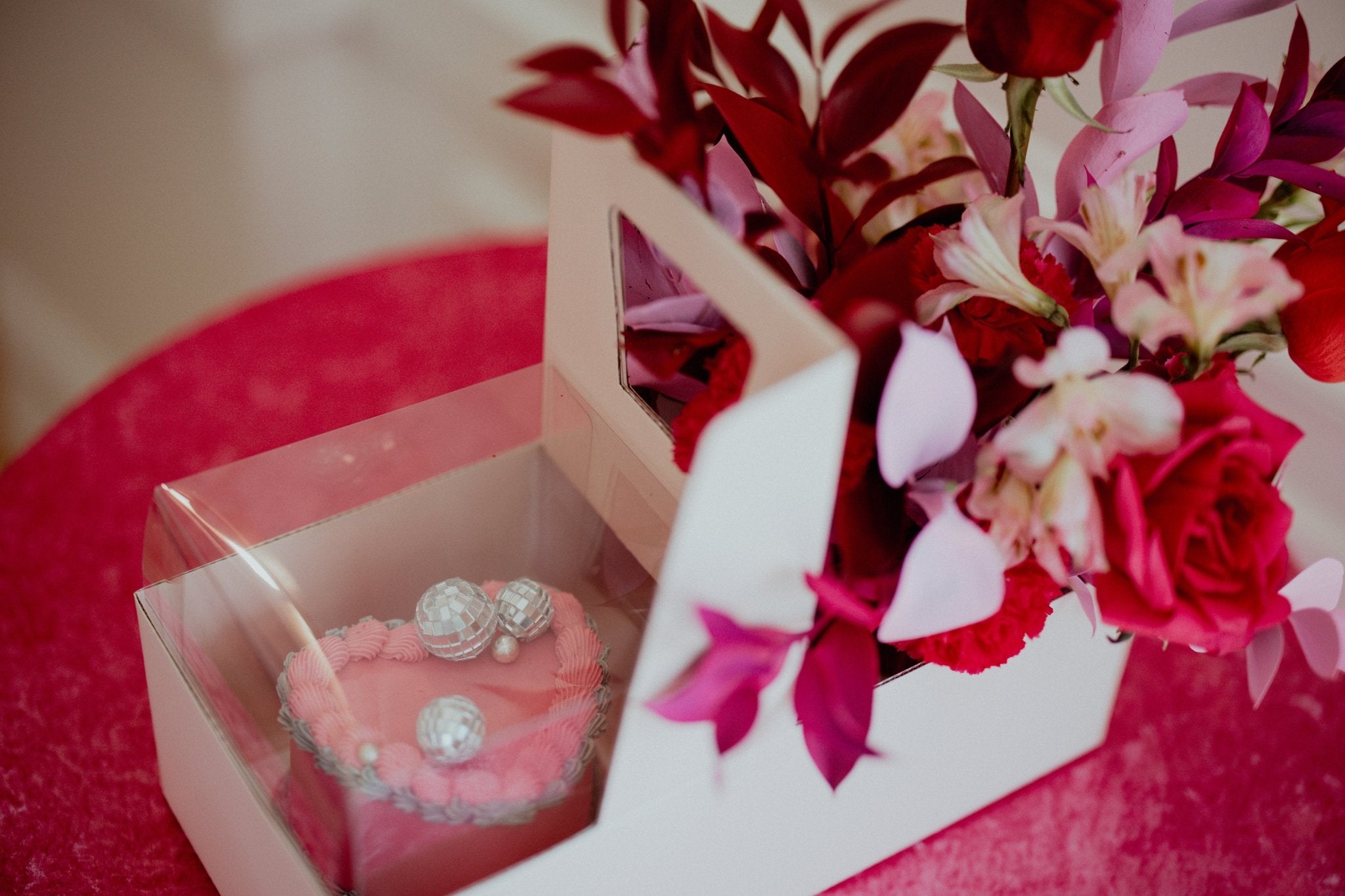 Valentine's Day Cake & Flower Box Set | Sonder x FloFo  Floret + Foliage